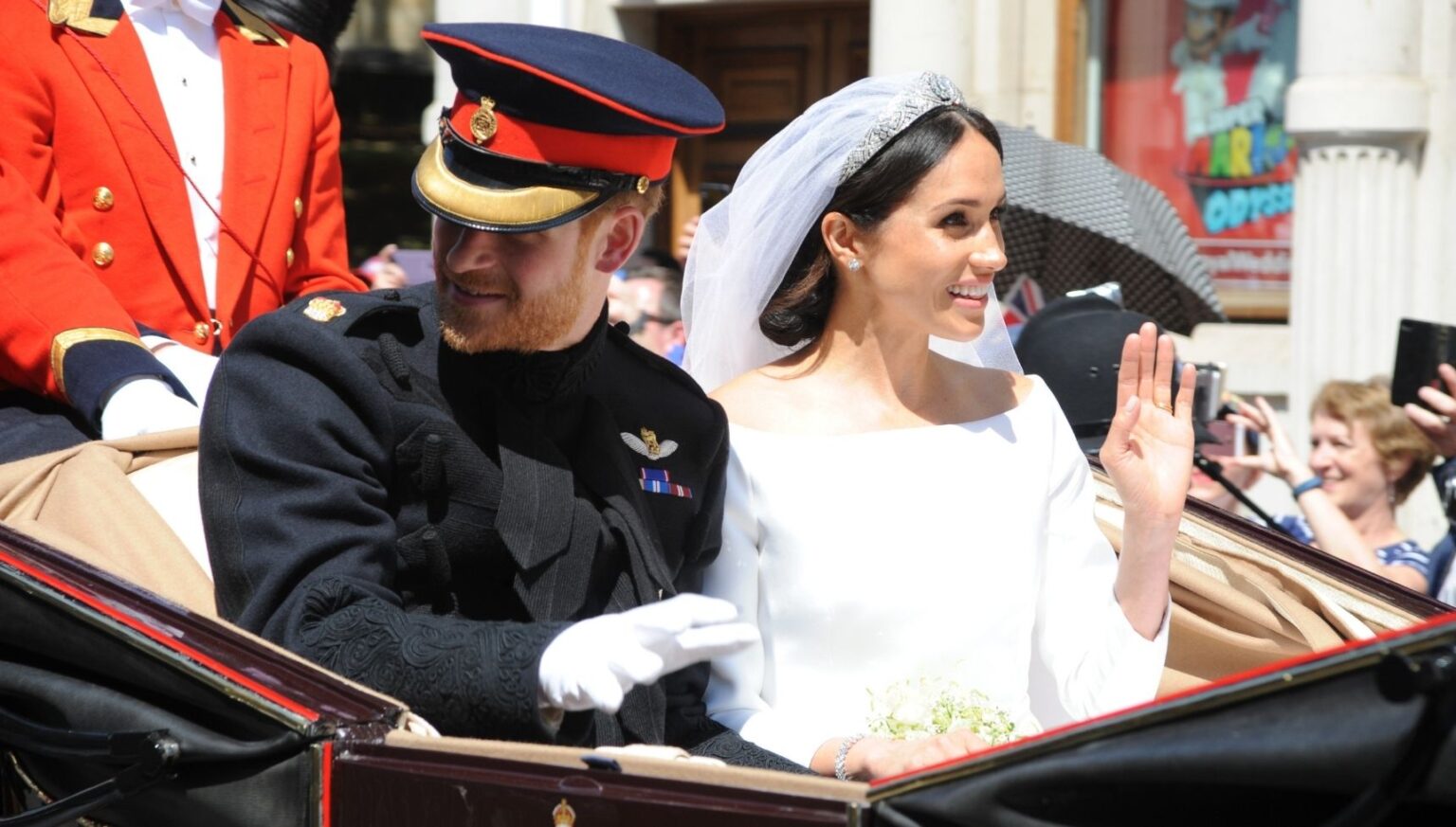 Prince Harry and Meghan Markle's wedding decision left Queen Elizabeth ...