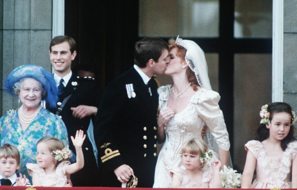 Prince William, Queen Mother, Prince Edward, Prince Andrew, Sarah Ferguson on Buckingham Palace balcony 