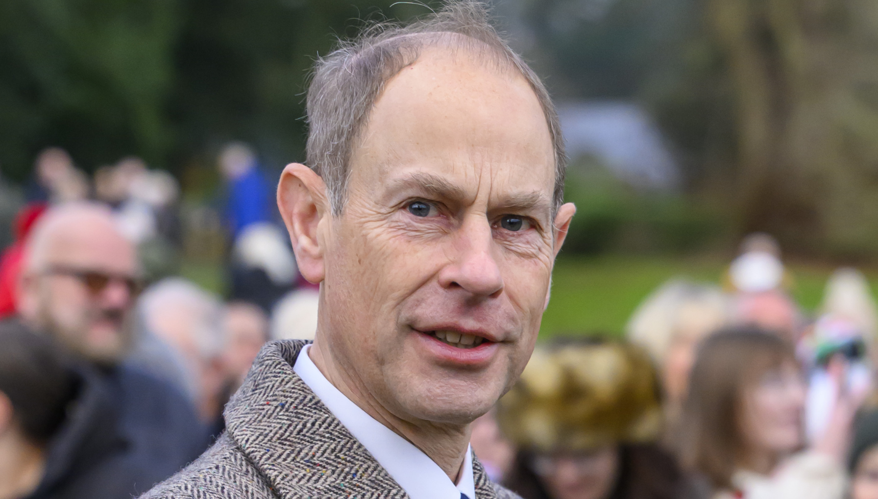 Prince Edward amuses fans with dramatic cake cutting: 'He was having an absolute blast'