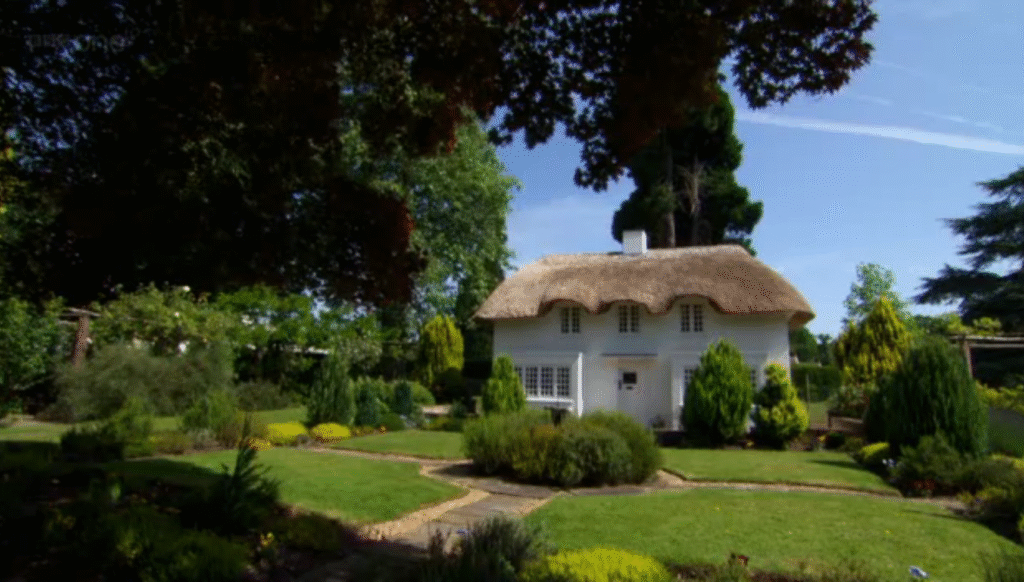 Queen Elizabeth's childhood Wendy house