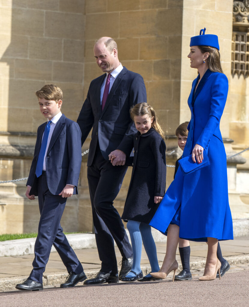Prince George, Prince William, Princess Charlotte, Prince Louis, Kate Middleton walking