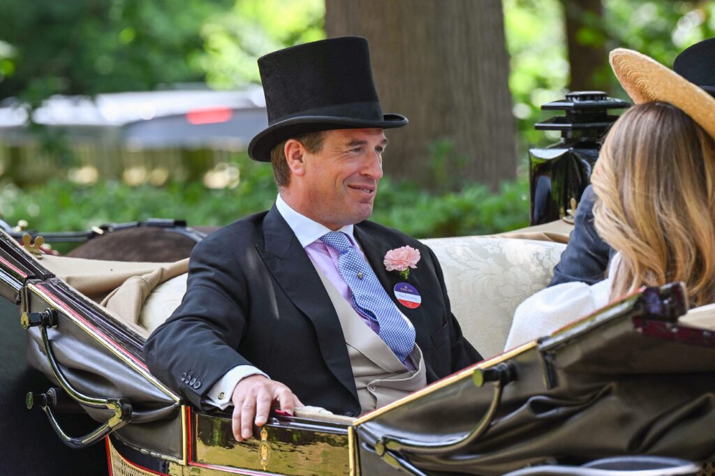 Peter Phillips in a tpp hat and suit at the Ascot 