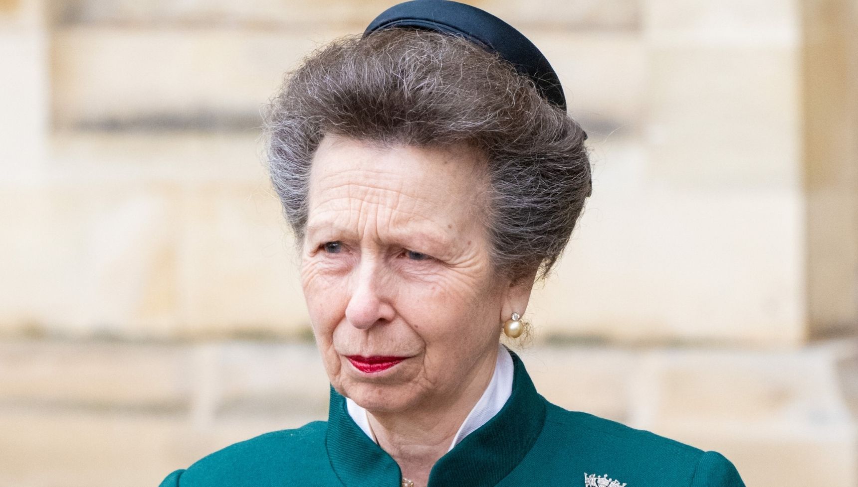 Tragedy for royal family as Princess Anne's former lady in waiting dies