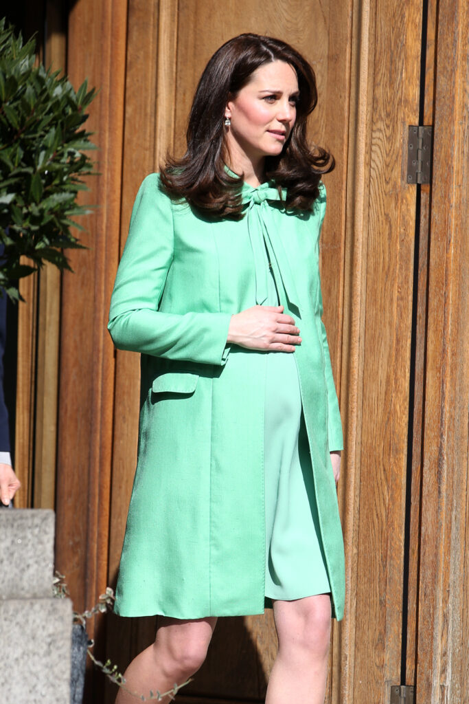 Princess Kate in green dress while pregnant