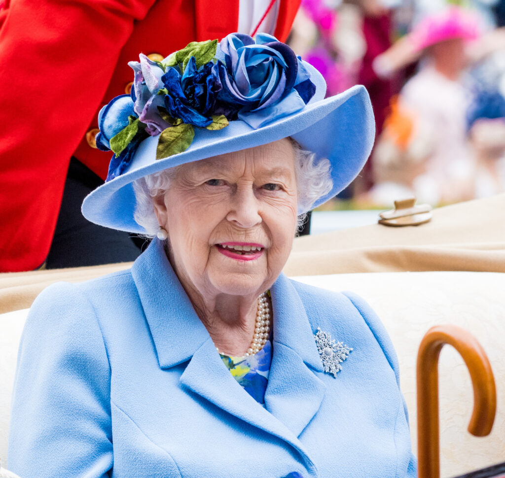 Queen Elizabeth in all blue outfit