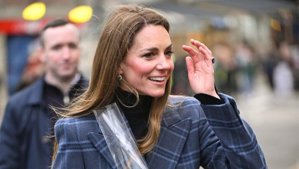 Kate Middleton in tartan coat in Scotland