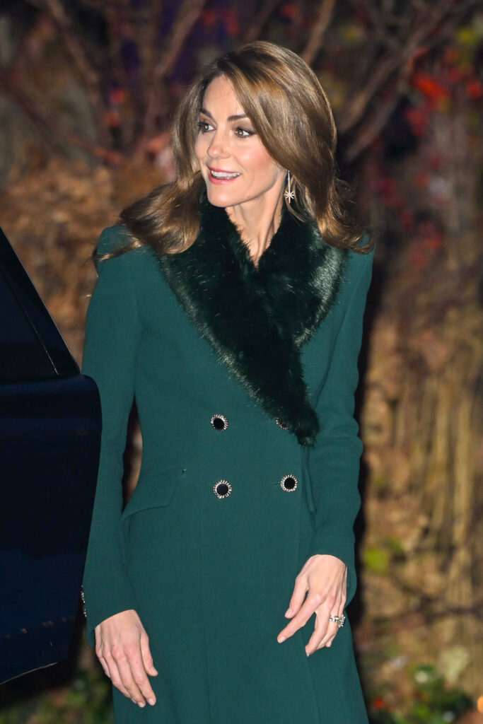 Kate Middleton in green coat for Christmas outing