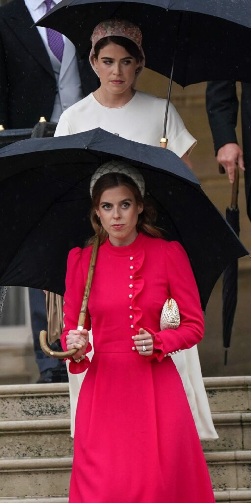 Princess Beatrice and Eugenie at royal service