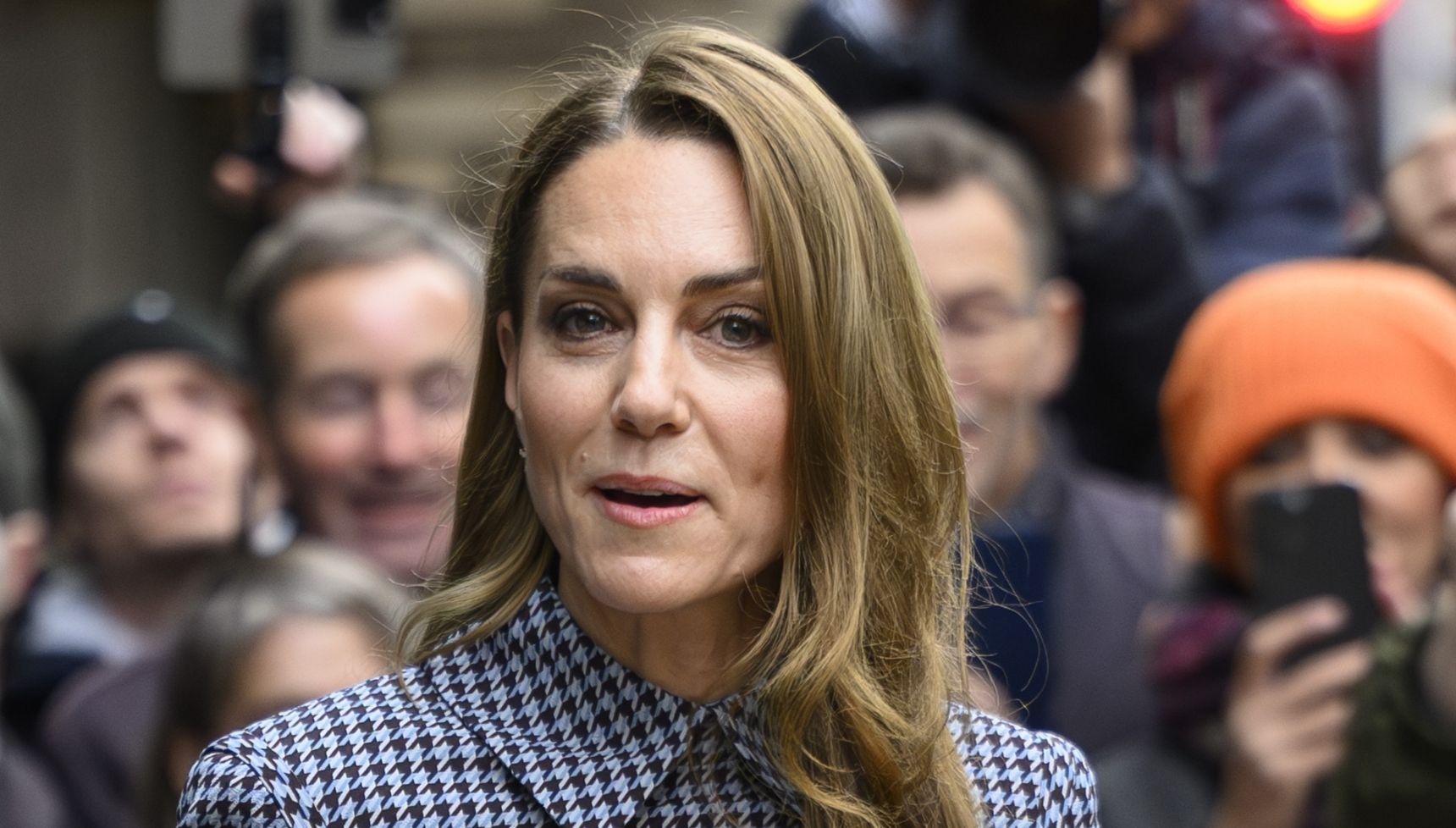 Kate Middleton forced to apologise after pancake attempt goes wrong on royal visit