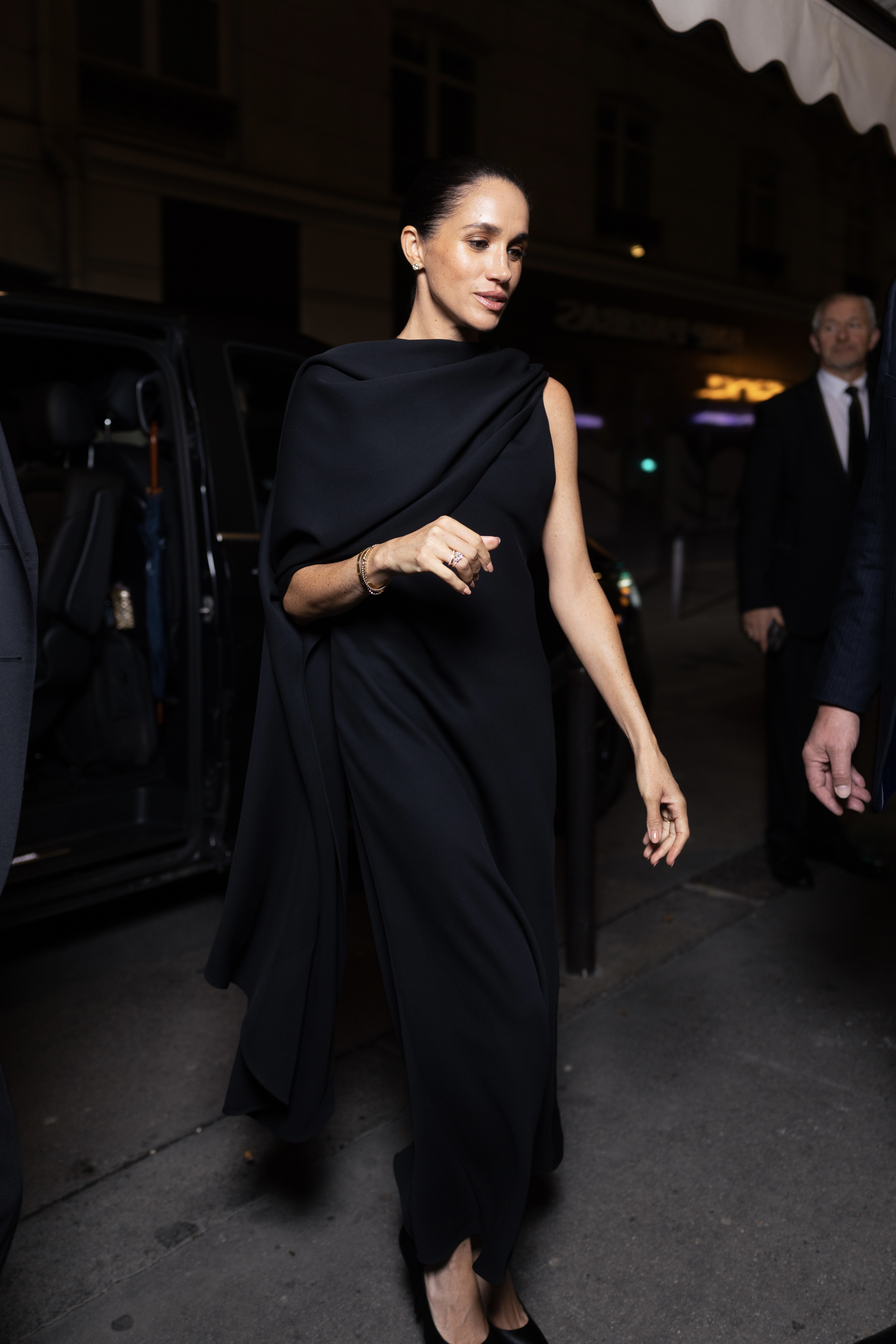 Meghan Markle wearing all black