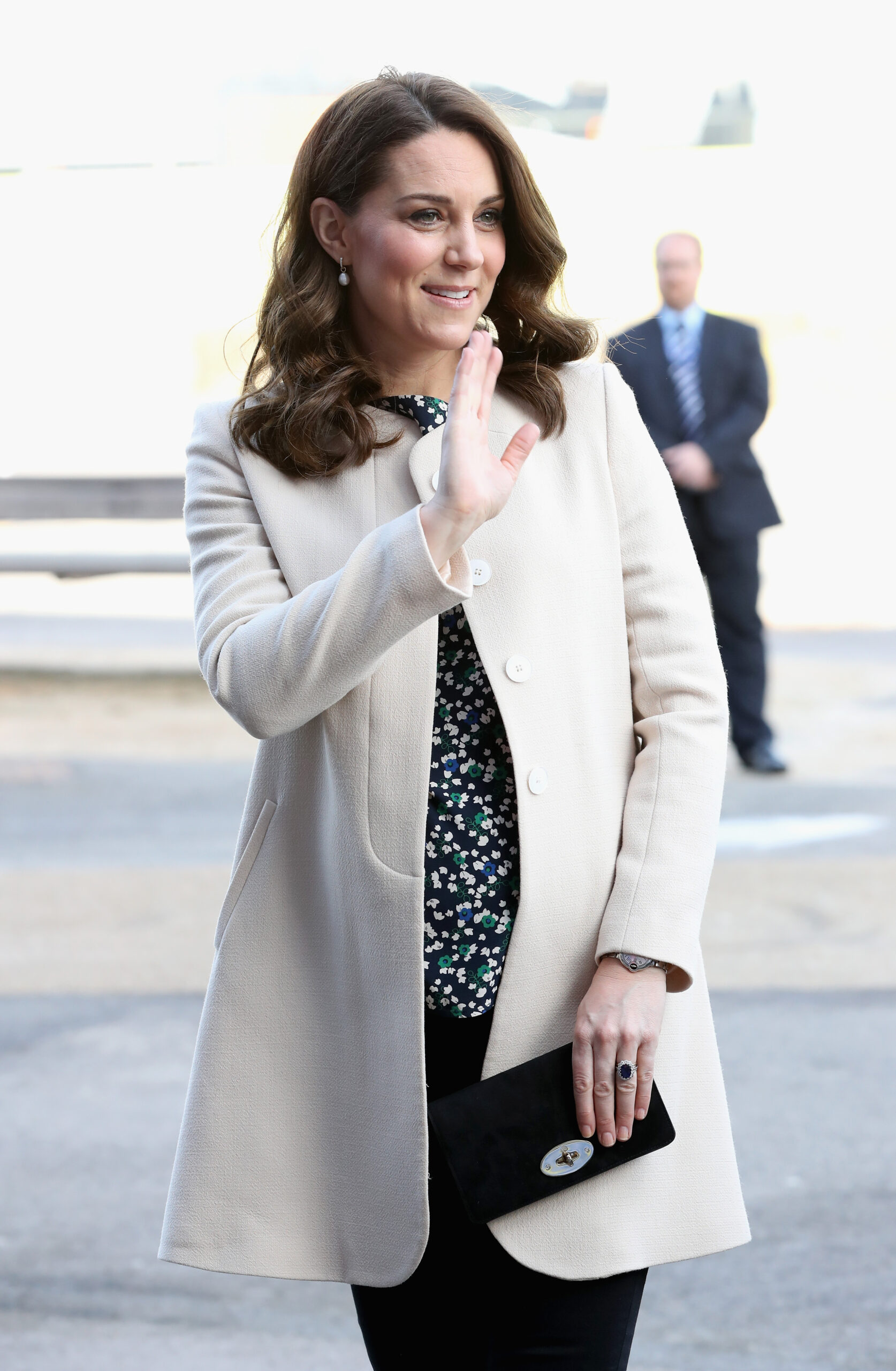 Pregnant Princess Kate waving