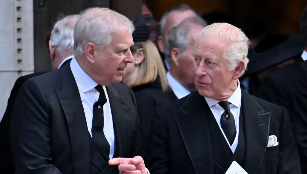 King Charles talking to Andrew Mountbatten-Windsor at funeral