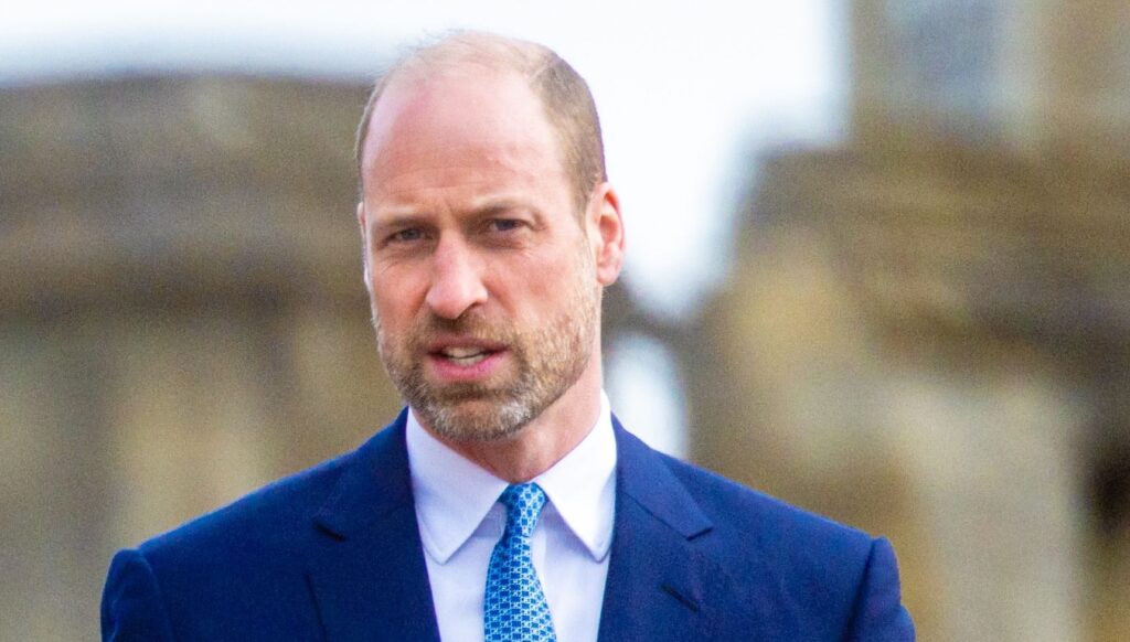 Prince William in navy suit at royal service