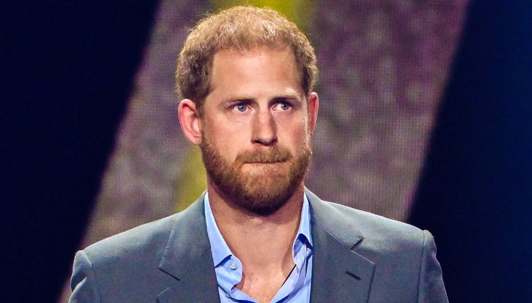 Prince Harry's 'heartwarming words' to grieving woman on flight home from Australia revealed