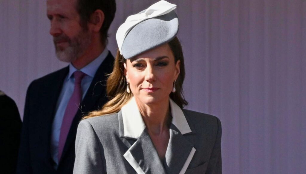 Kate Middleton in grey outfit for state visit