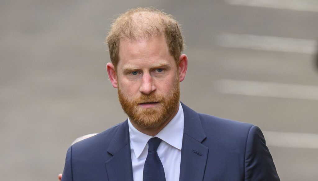Prince Harry in suit at UK court